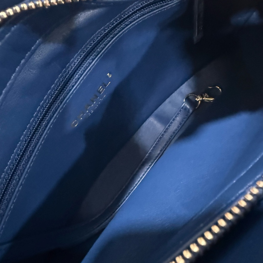 Chanel Royal Blue Quilted Shoulder Bag - Picture 10 of 10